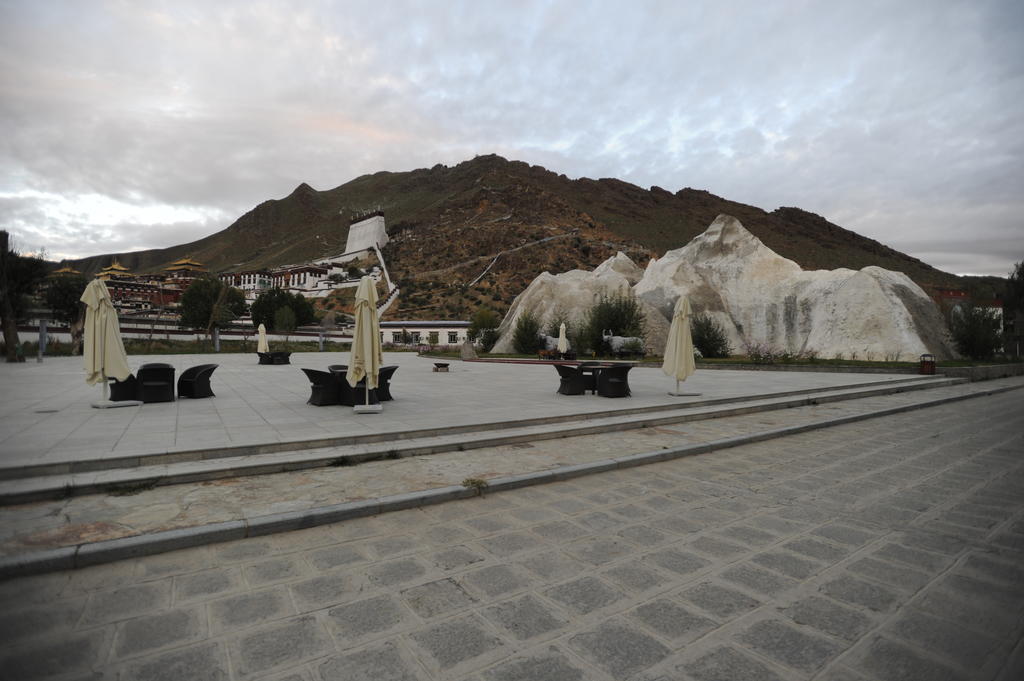 Wanrun International Resort Hotel In Tibet Xigaze Exterior foto