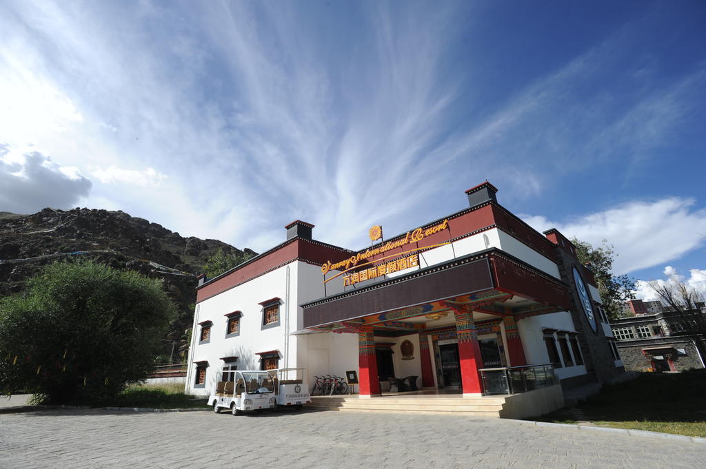 Wanrun International Resort Hotel In Tibet Xigaze Exterior foto
